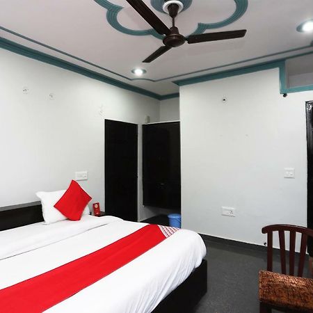 Oyo 43694 Hotel Hillson Pauri Kültér fotó