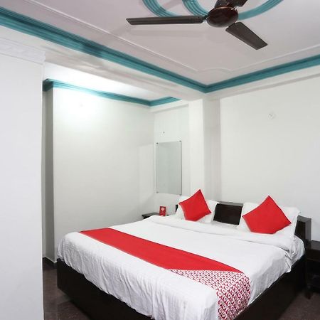Oyo 43694 Hotel Hillson Pauri Kültér fotó
