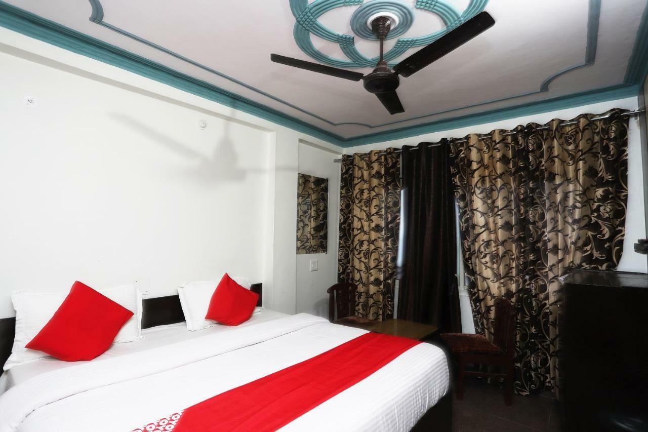 Oyo 43694 Hotel Hillson Pauri Kültér fotó
