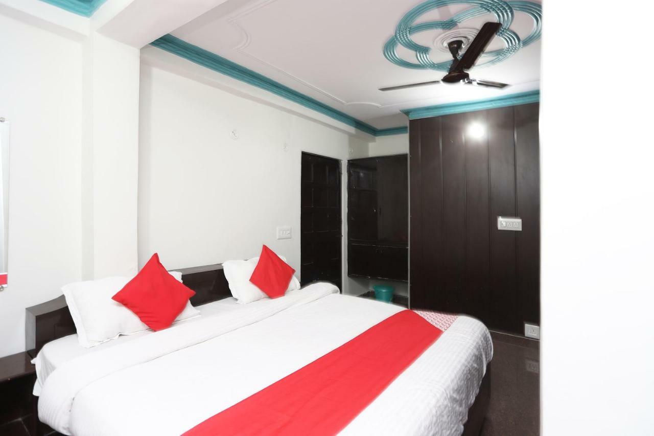 Oyo 43694 Hotel Hillson Pauri Kültér fotó