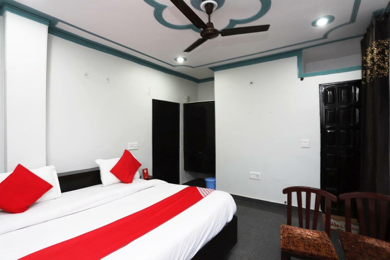 Oyo 43694 Hotel Hillson Pauri Kültér fotó