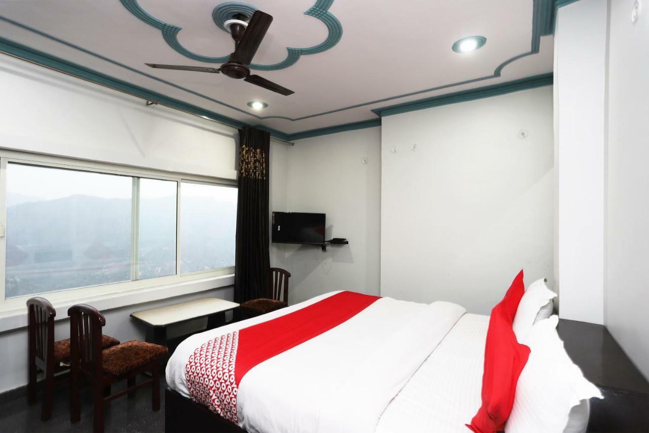 Oyo 43694 Hotel Hillson Pauri Kültér fotó