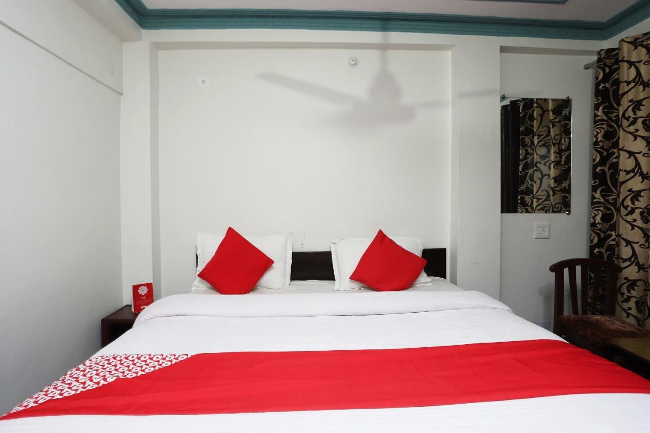 Oyo 43694 Hotel Hillson Pauri Kültér fotó