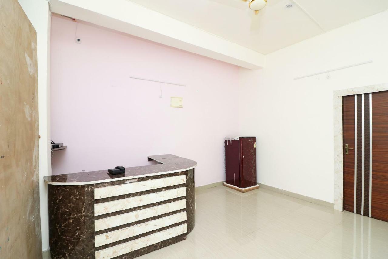 Oyo 43694 Hotel Hillson Pauri Kültér fotó