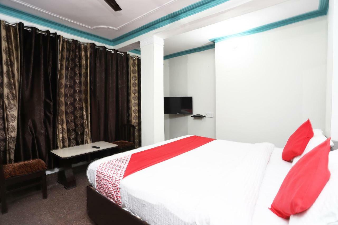 Oyo 43694 Hotel Hillson Pauri Kültér fotó
