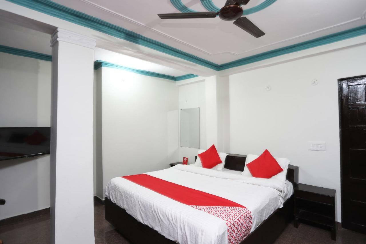 Oyo 43694 Hotel Hillson Pauri Kültér fotó